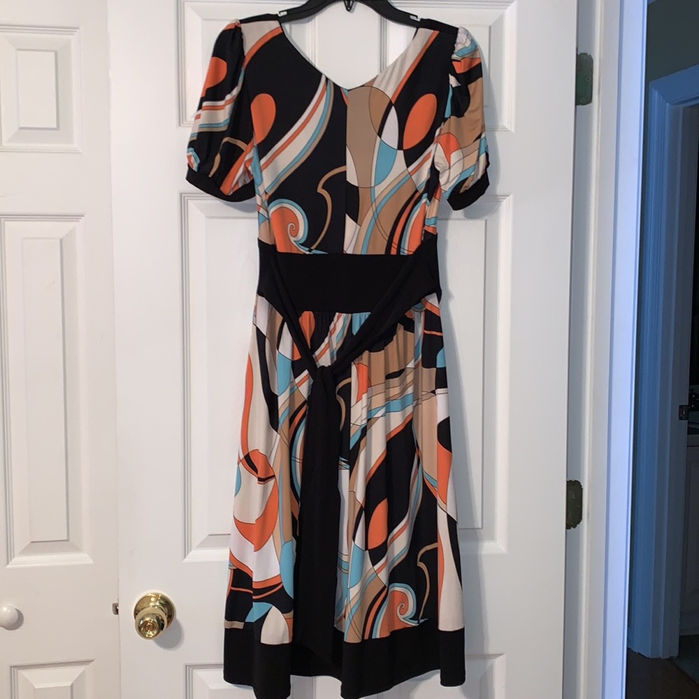 Geometric Design Dress - Picture 2 of 3